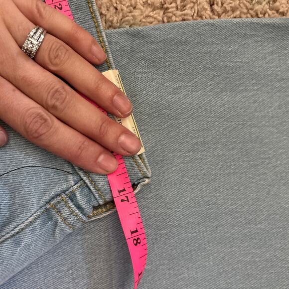 NWT Universal Thread High Rise Flare Leg Jeans Blue Light Wash Women's 12 Short - Picture 4 of 6